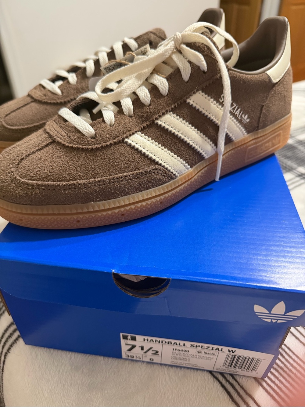 adidas Handball Spezial Men's Suede Brown & Cream Sneakers

Brand new!